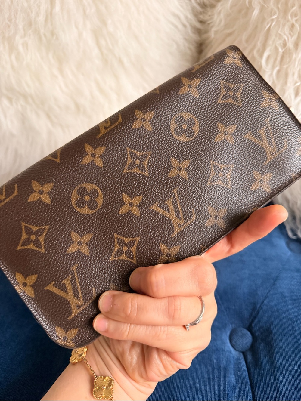 OUIS VUITTON
Monogram Canvas Fleuri Insolite Wallet - Picture 8 of 9